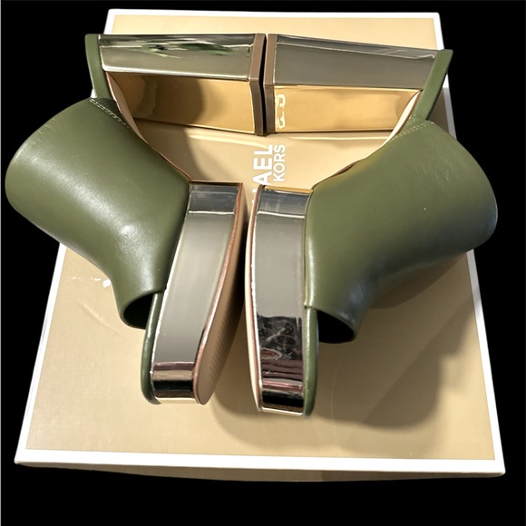 MICHAEL Michael Kors Olive Green Gold Platform Heels Size 6.5M - Picture 5 of 10
